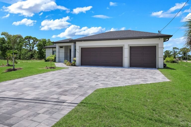 522 NE 5th Pl, Cape Coral, FL 33909 (3)