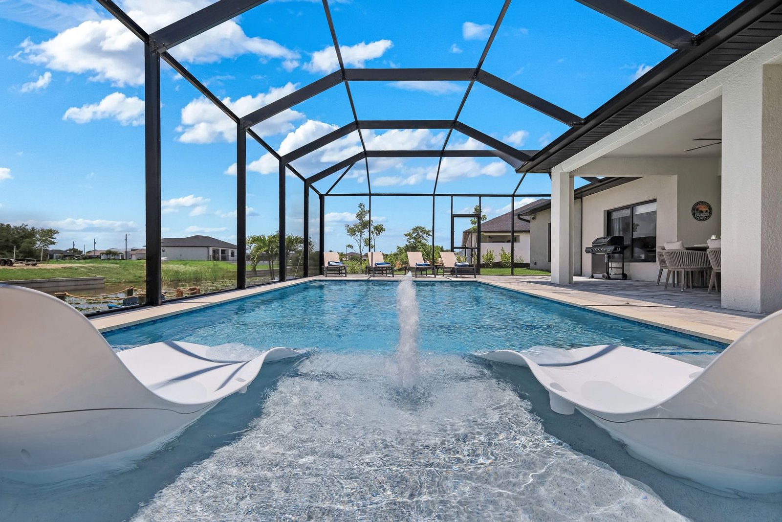 522 NE 5th Pl, Cape Coral, FL 33909 (31)