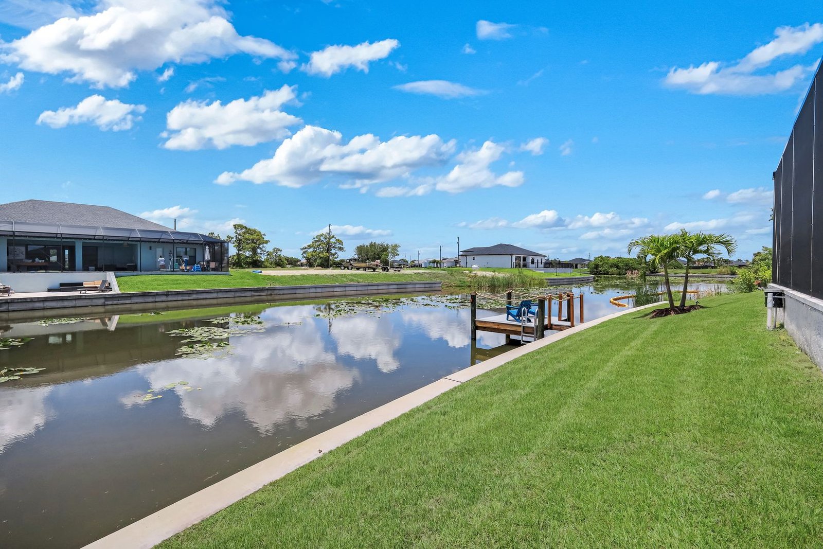 522 NE 5th Pl, Cape Coral, FL 33909 (33)
