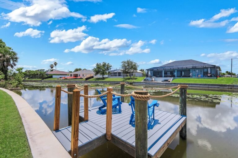 522 NE 5th Pl, Cape Coral, FL 33909 (34)