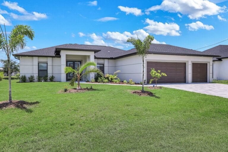 522 NE 5th Pl, Cape Coral, FL 33909 (4)